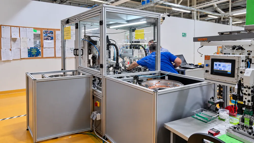 Robotsko sklapanje kontakata releja — 03